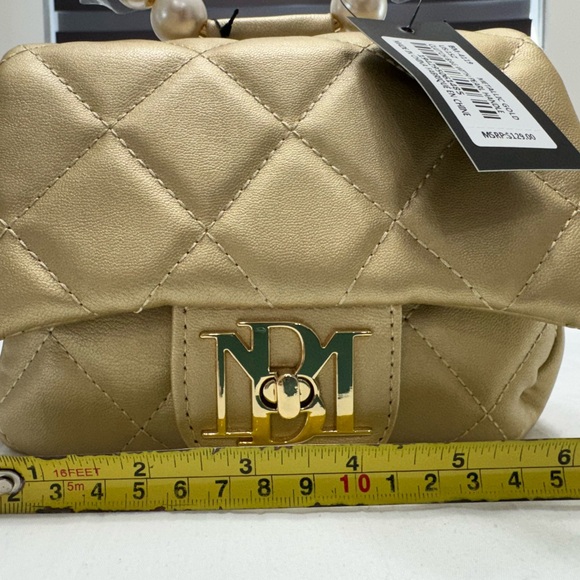 Badgley Mischka Gold Quilted Handbag - Picture 3 of 5